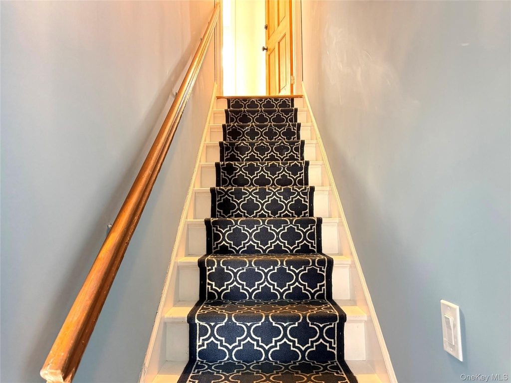 270 Gainsborg Avenue E - Photo 1