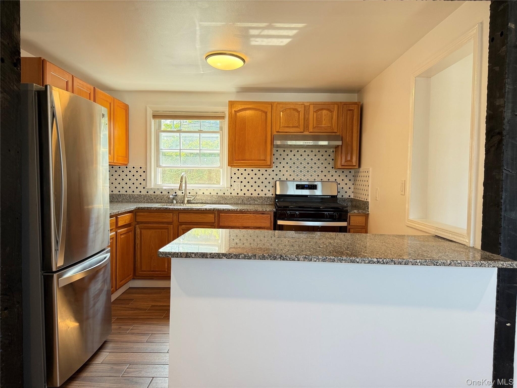 270 Gainsborg Avenue E - Photo 2