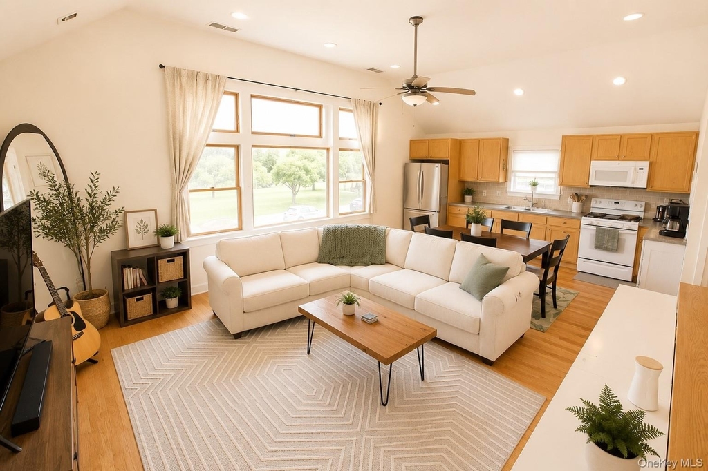 649 W Park Avenue - Photo 1