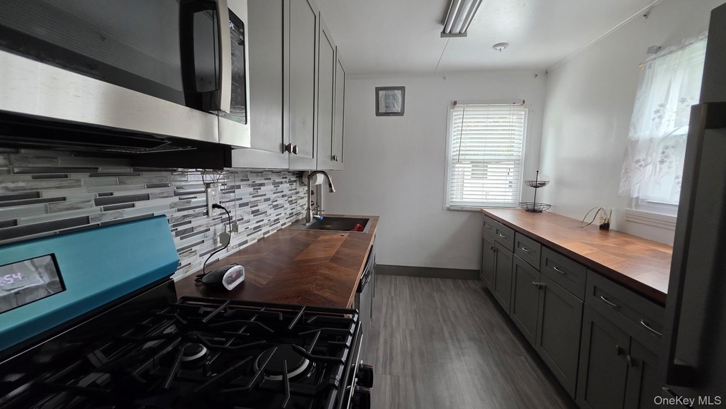 28 Roundhill Drive - Photo 4