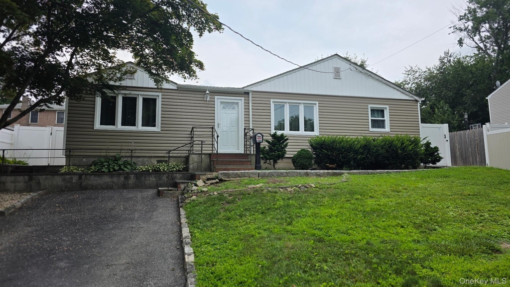 28 Roundhill Drive - Photo 0