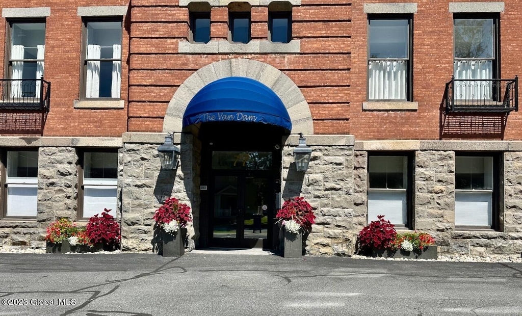 77 Van Dam Street - Photo 30