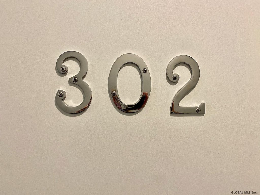 77 Van Dam Street - Photo 2