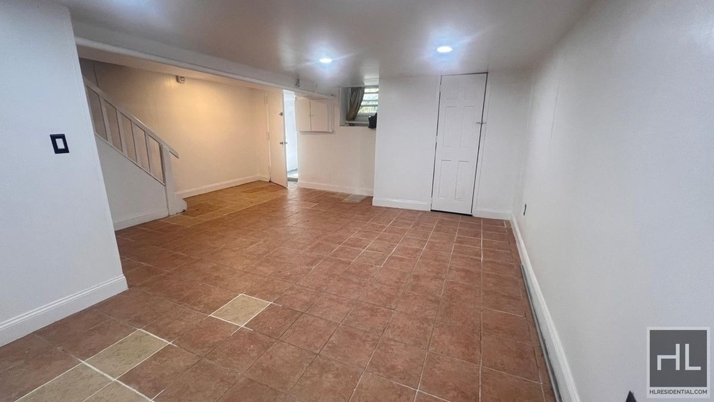 75-15 97th Avenue - Photo 3