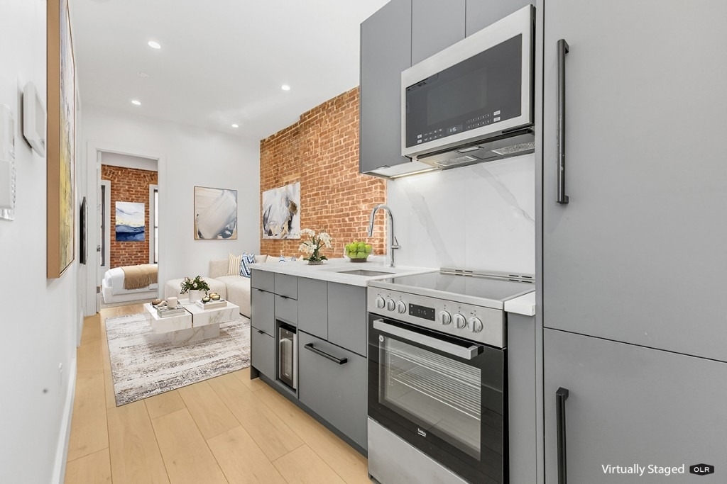 356 W 48th Street - Photo 5