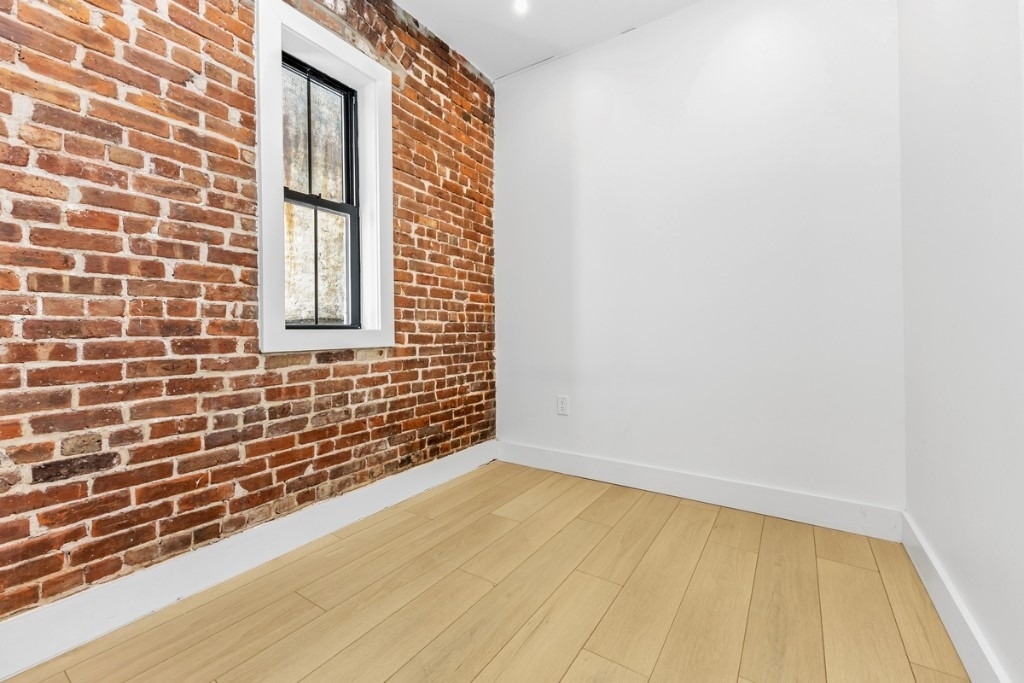 356 W 48th Street - Photo 14