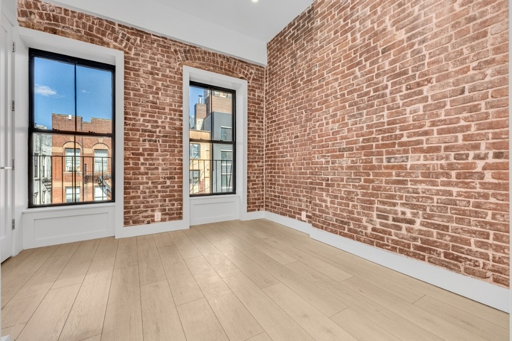 356 W 48th Street - Photo 13
