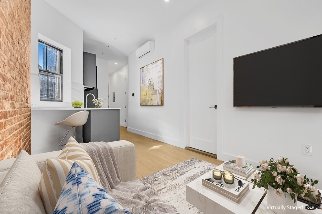 356 W 48th Street - Photo 4
