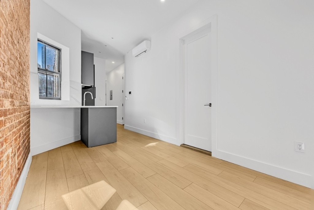 356 W 48th Street - Photo 12