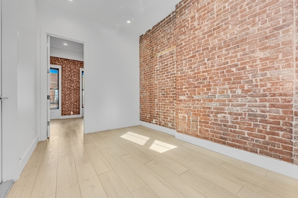 356 W 48th Street - Photo 11