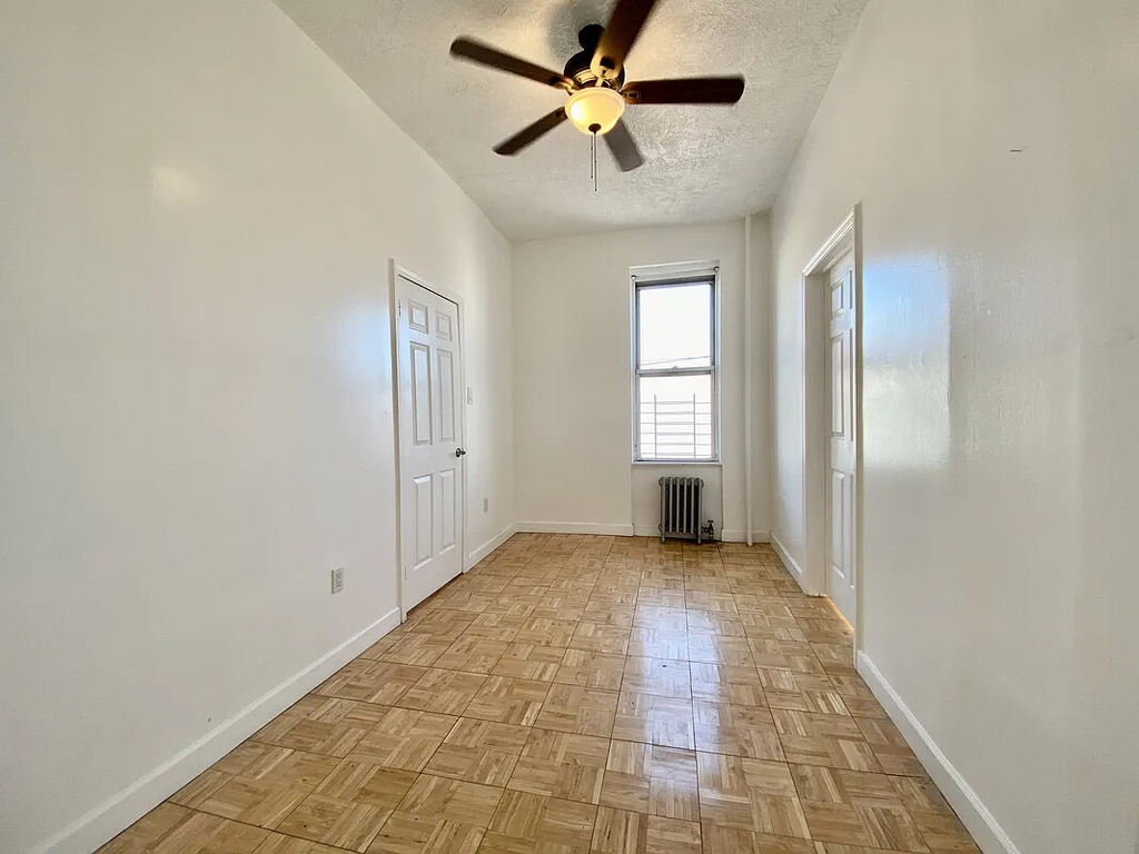 253 Nassau Avenue - Photo 4