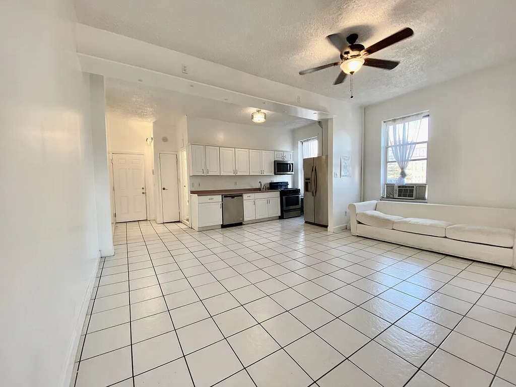 253 Nassau Avenue - Photo 2