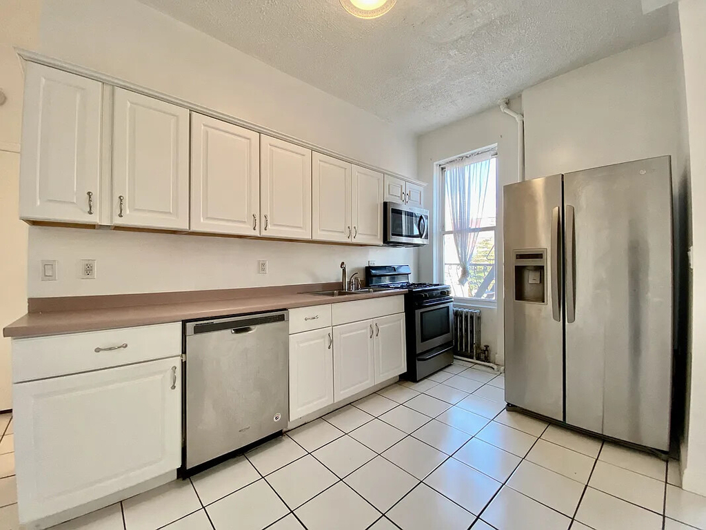 253 Nassau Avenue - Photo 1