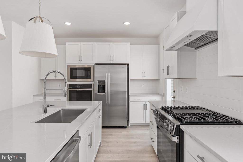 9207 Forkleaf Oak Dr - Photo 16