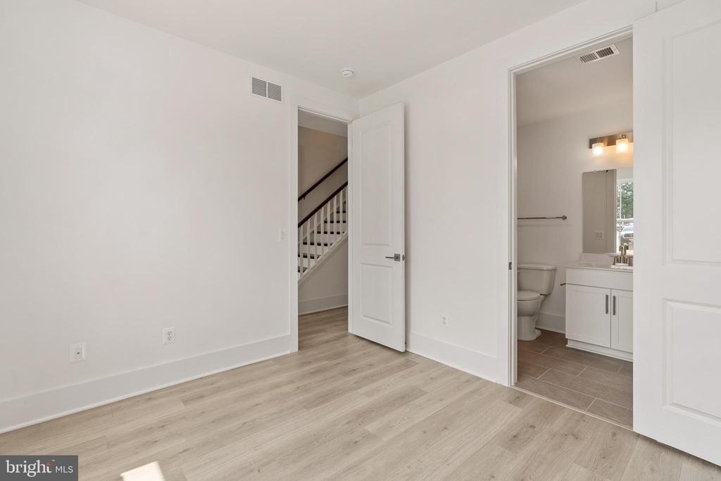 9207 Forkleaf Oak Dr - Photo 9