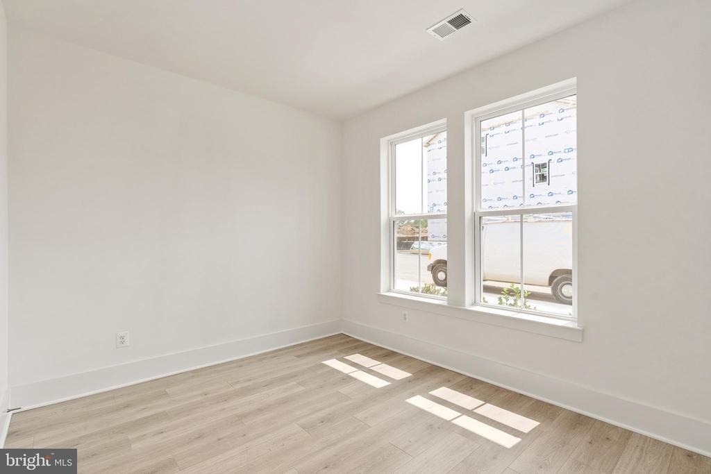 9207 Forkleaf Oak Dr - Photo 8