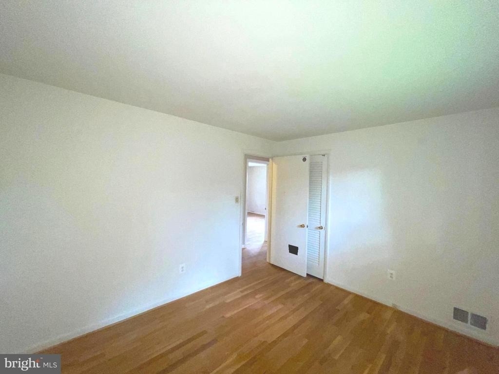 6933 Tyndale Street - Photo 5