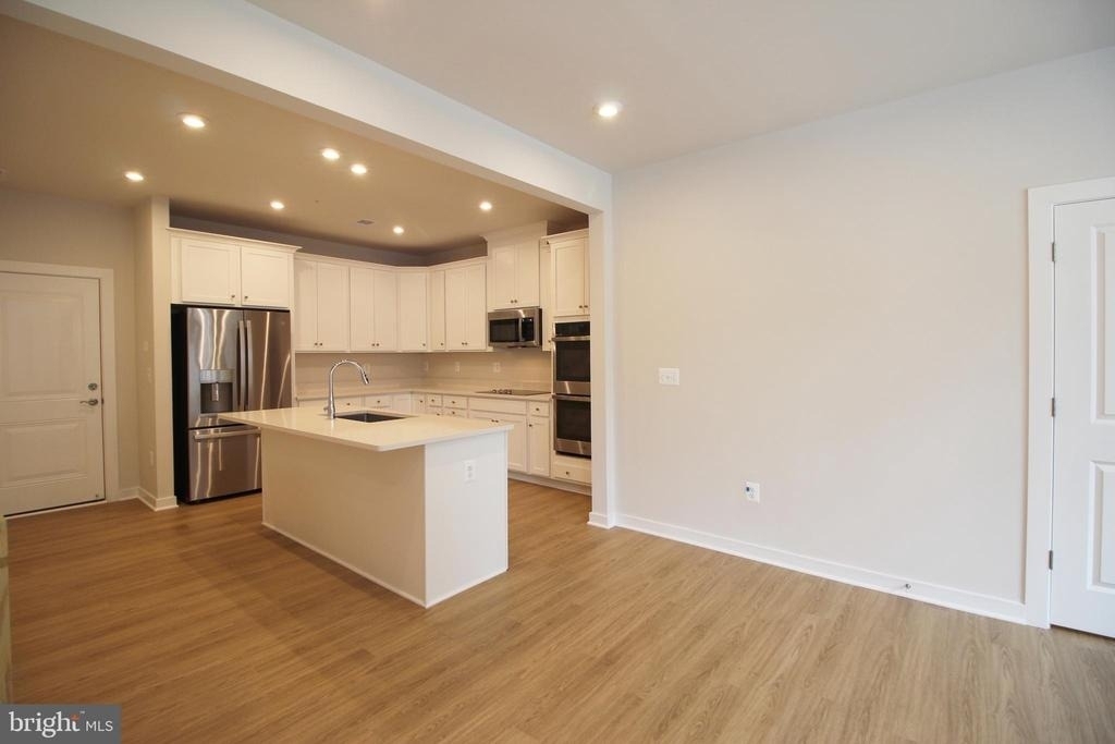2474 Connector Alley - Photo 6