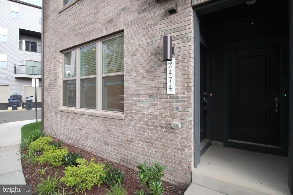 2474 Connector Alley - Photo 1