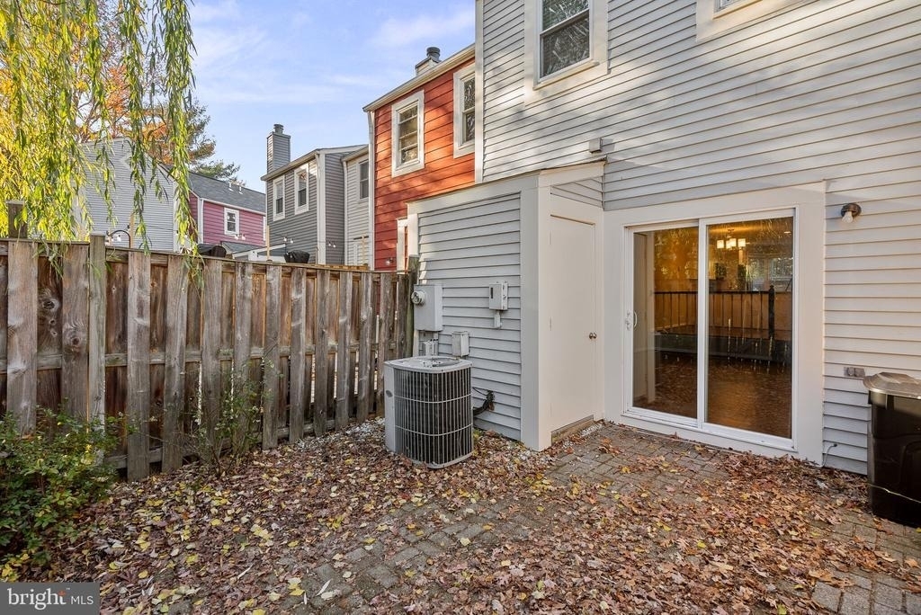 2110 Whisperwood Glen Lane - Photo 23