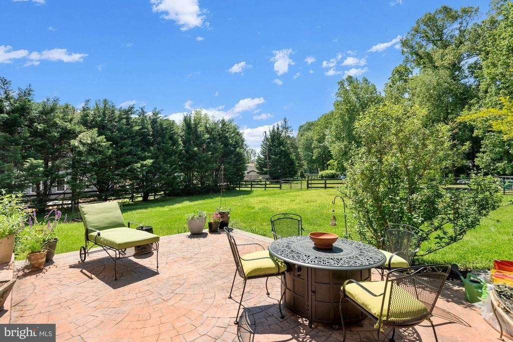 636 Walker Road - Photo 5