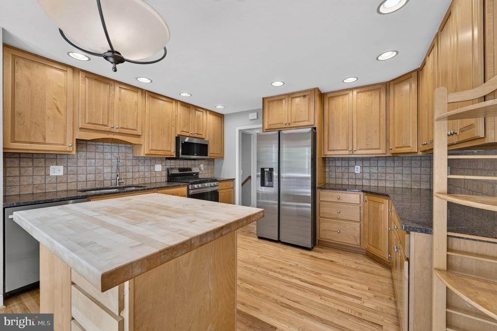 6443 Walters Woods Drive - Photo 23