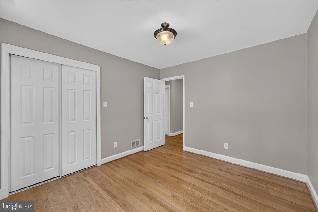6443 Walters Woods Drive - Photo 32