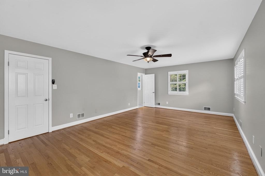 6443 Walters Woods Drive - Photo 37