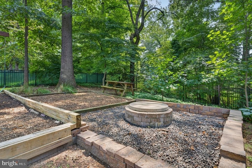 6443 Walters Woods Drive - Photo 70