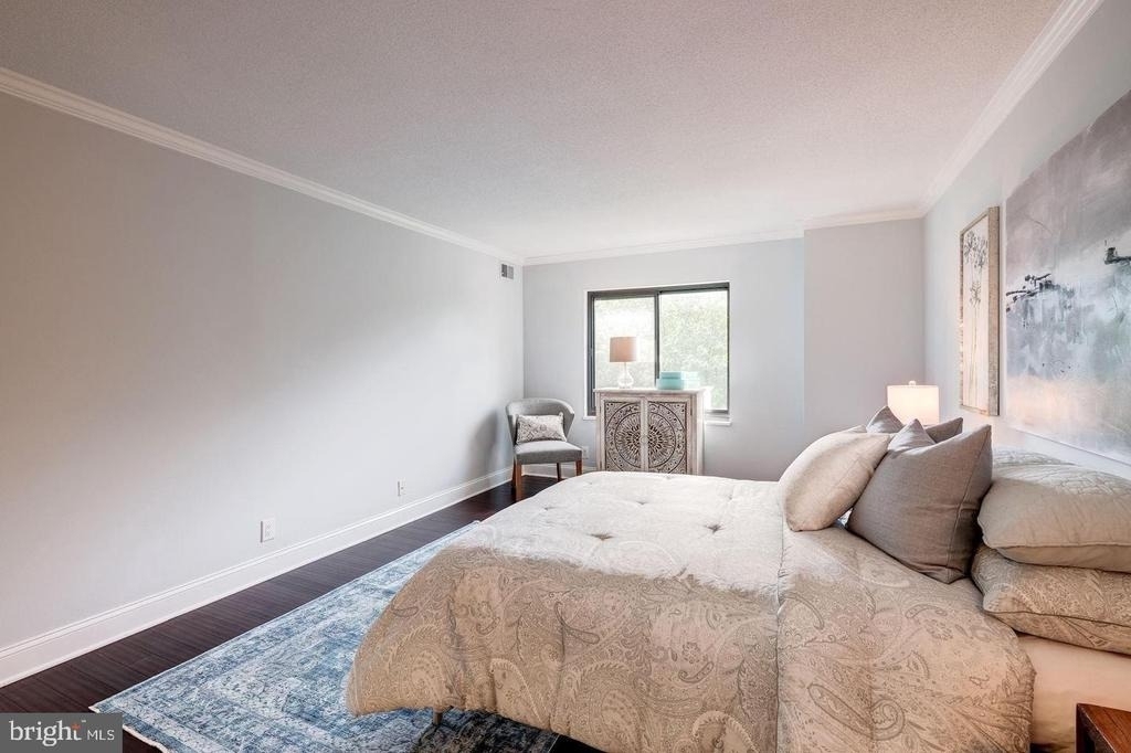 203 Yoakum Parkway - Photo 11