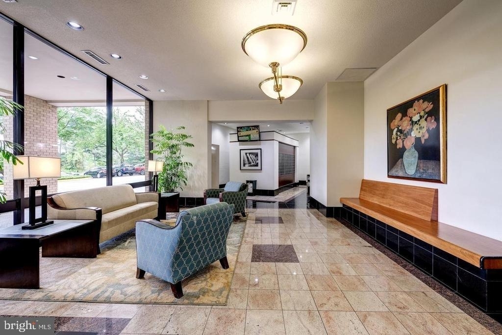 203 Yoakum Parkway - Photo 1
