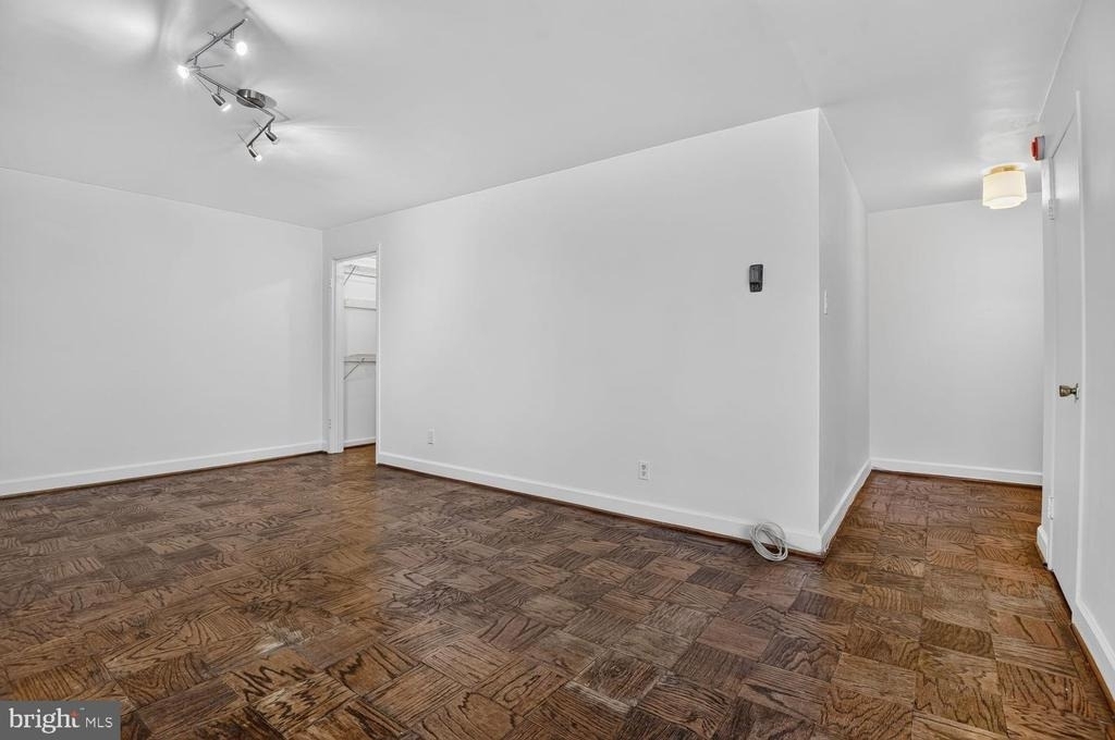 1210 N Taft Street - Photo 7