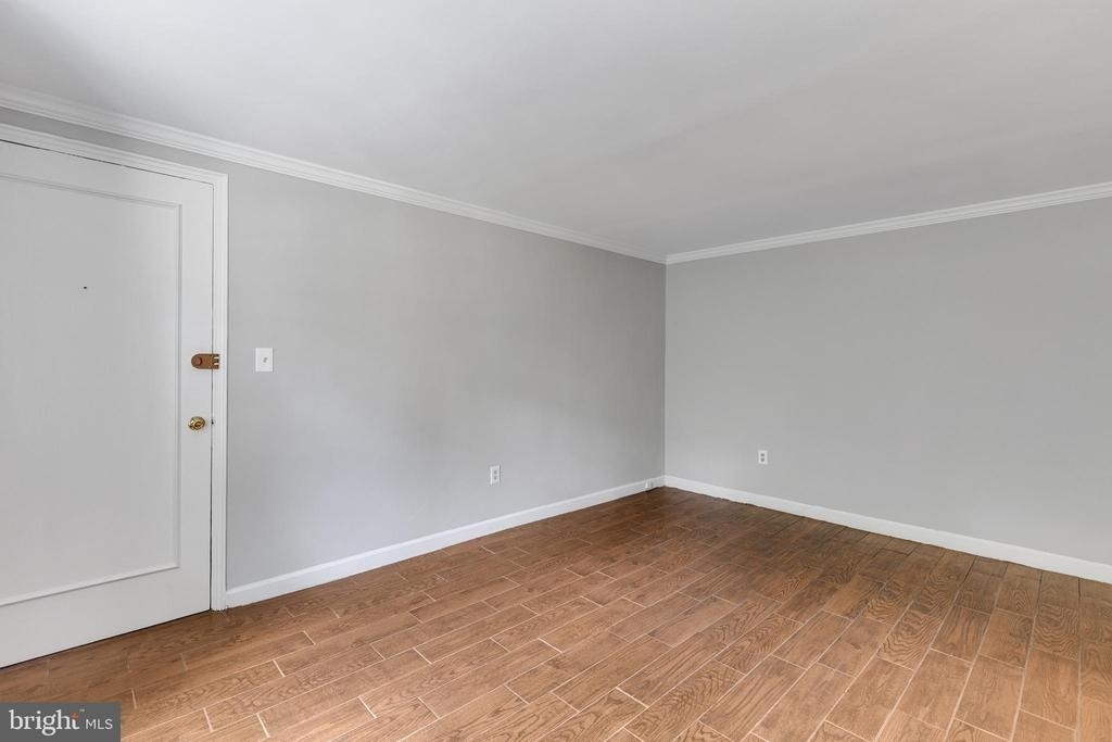 702 S Arlington Mill Drive - Photo 2