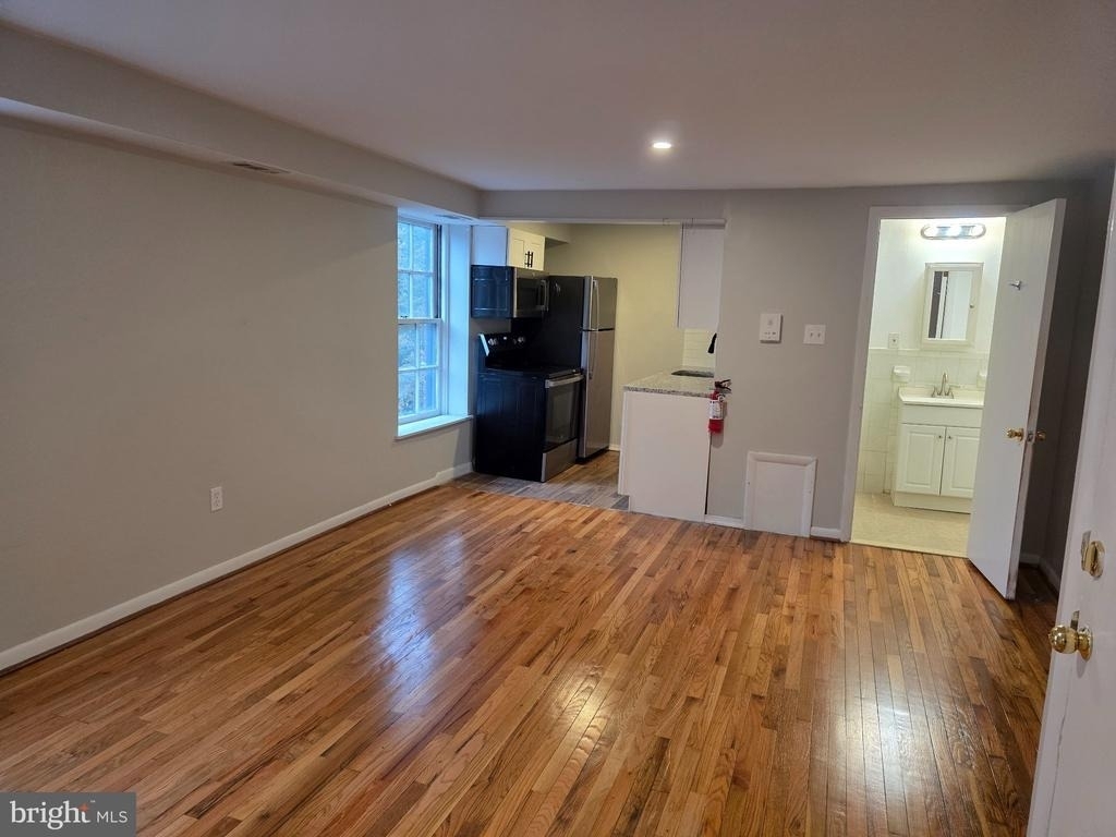 100 N 3rd Street - Photo 3