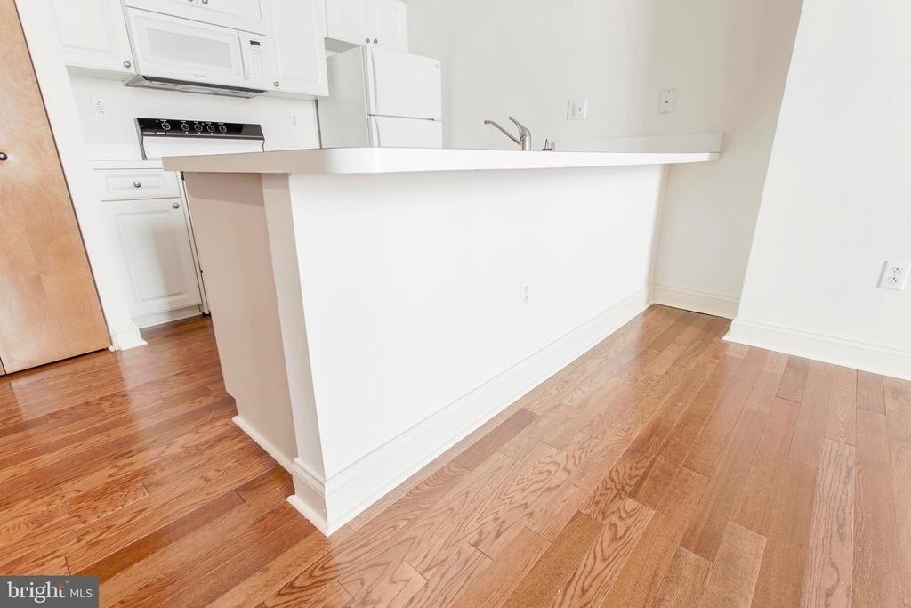 1300 Chestnut Street - Photo 8