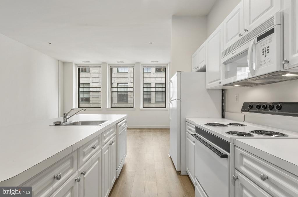 1300 Chestnut Street - Photo 5