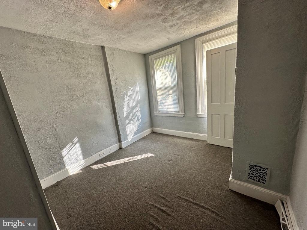 1836 E Westmoreland Street - Photo 6