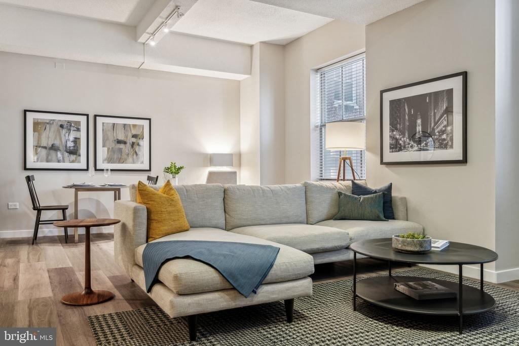 875 Sansom Street - Photo 0