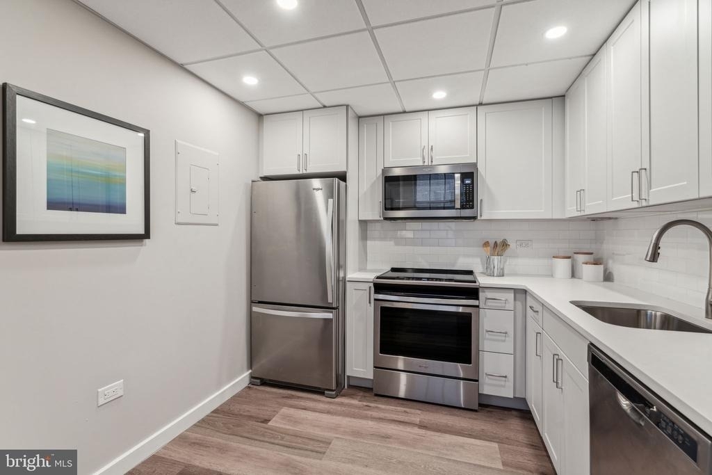 875 Sansom Street - Photo 9