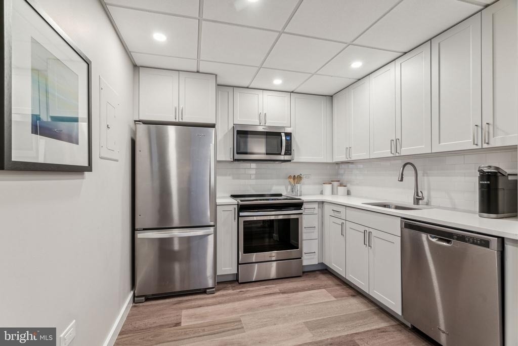 875 Sansom Street - Photo 11