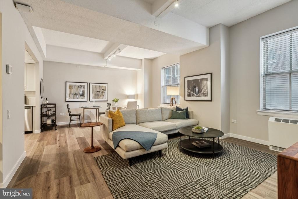 875 Sansom Street - Photo 3