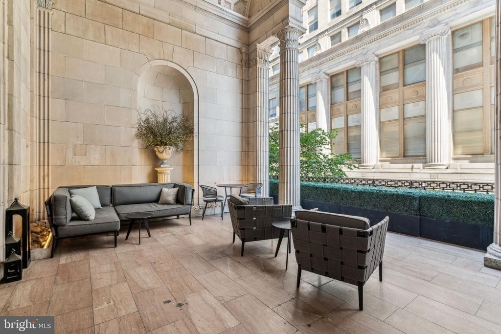 875 Sansom Street - Photo 32