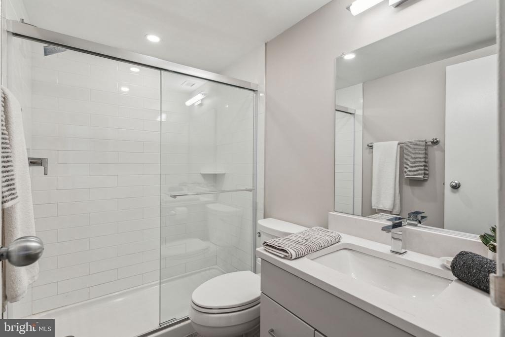 875 Sansom Street - Photo 20