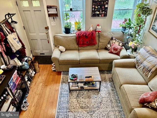 719 Sears Street - Photo 0