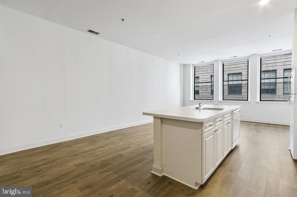 1300 Chestnut Street - Photo 6