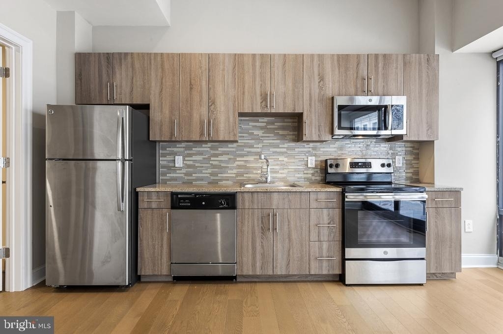 1300 Chestnut Street - Photo 3