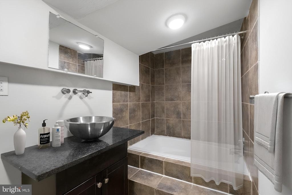 1329 Lombard Street - Photo 5