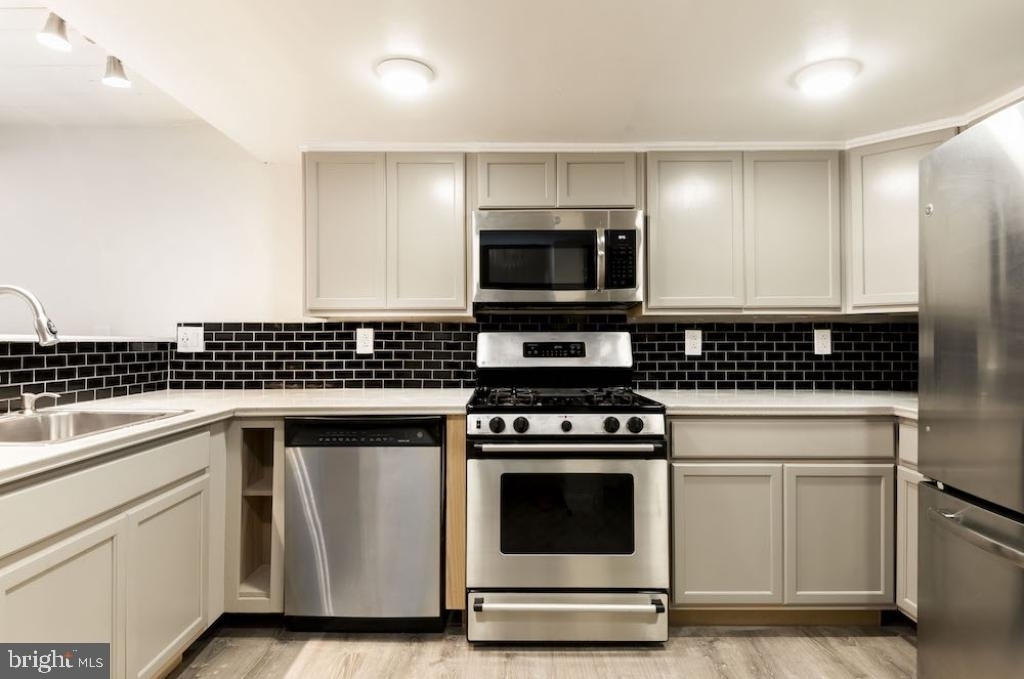 1329 Lombard Street - Photo 23
