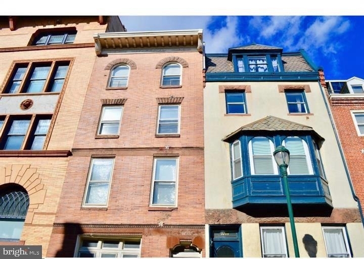1211 Locust Street - Photo 0