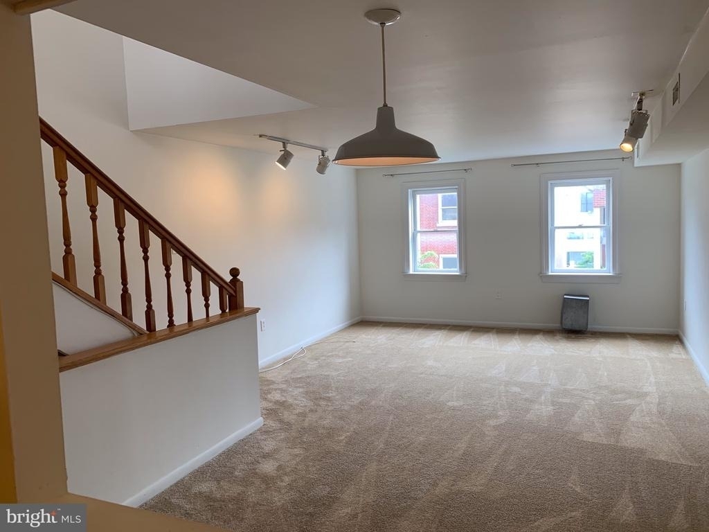 1211 Locust Street - Photo 4